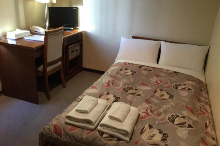 Room 8 of 40