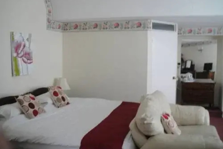 Room 2 of 30