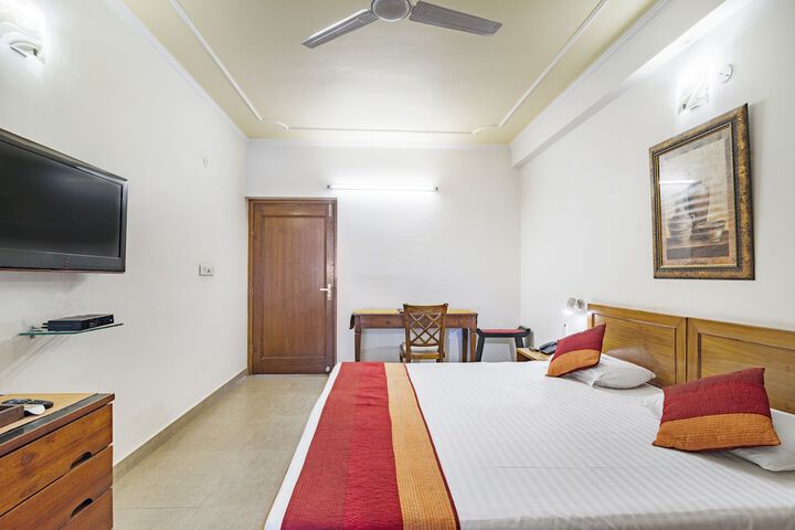 Room 26 of 246