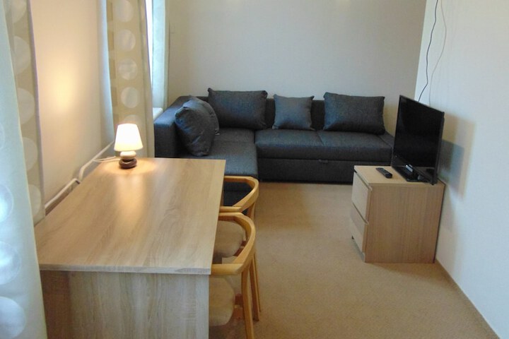 Room 8 of 38