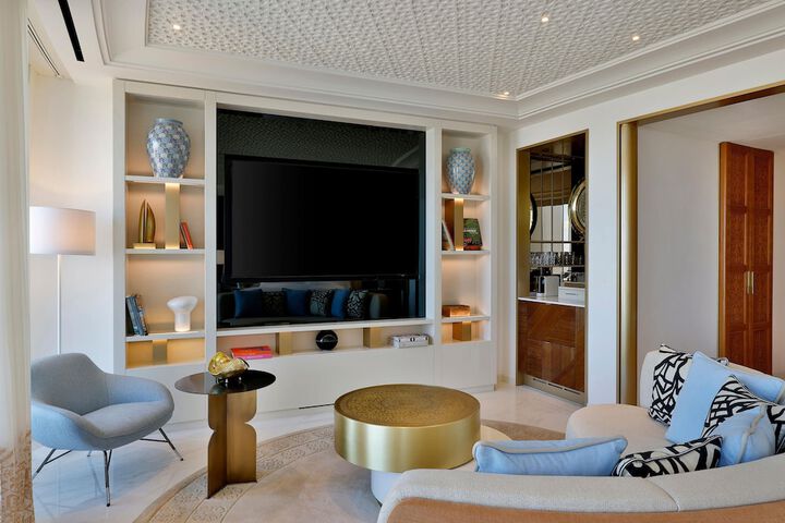 Room 35 of 61