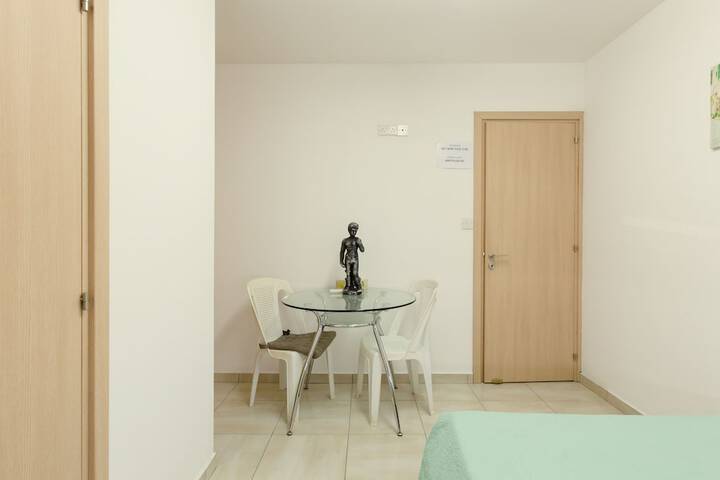 Room 47 of 63
