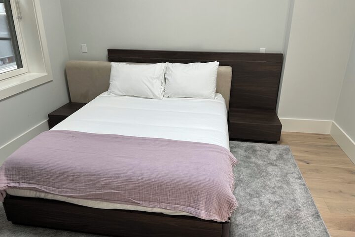 Room 8 of 109