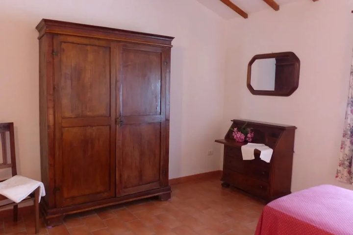 Room 5 of 22