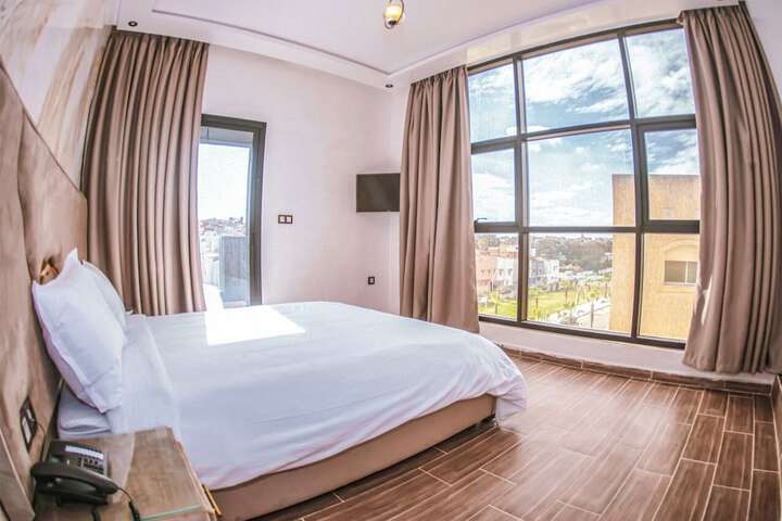 Room 13 of 20