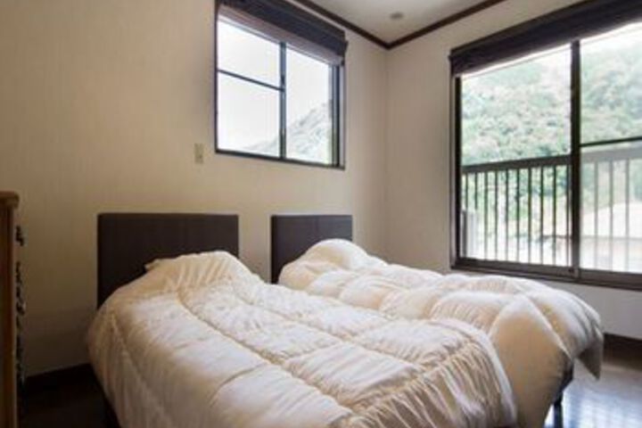 Room 13 of 21