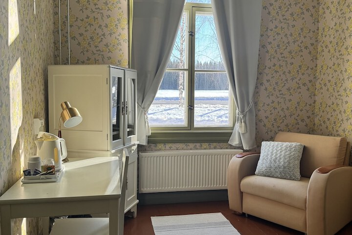 Room 18 of 60