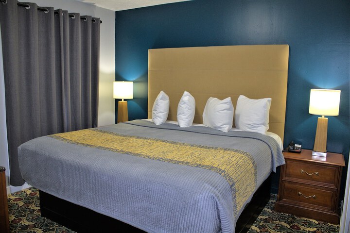 Room 11 of 112
