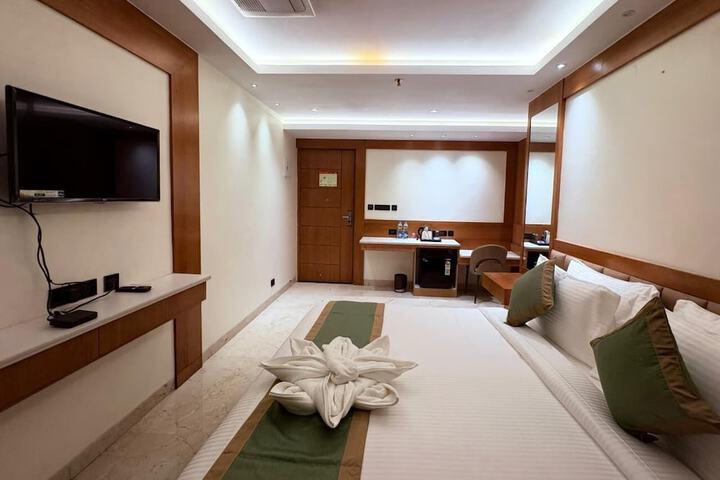 Room 3 of 24
