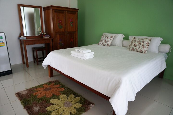 Room 9 of 38