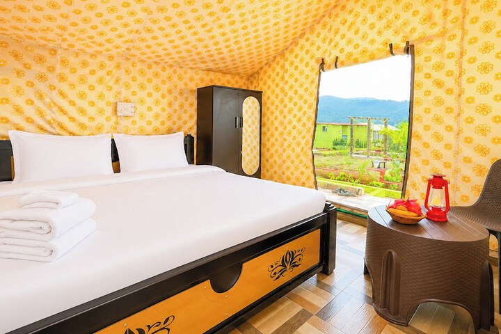 Room 2 of 28
