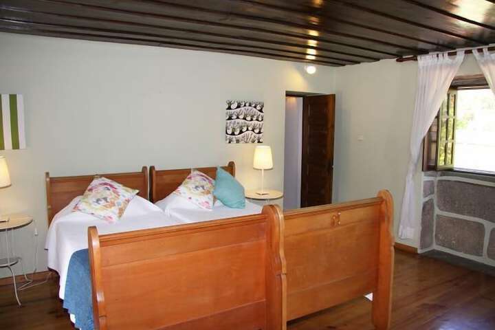 Room 9 of 31