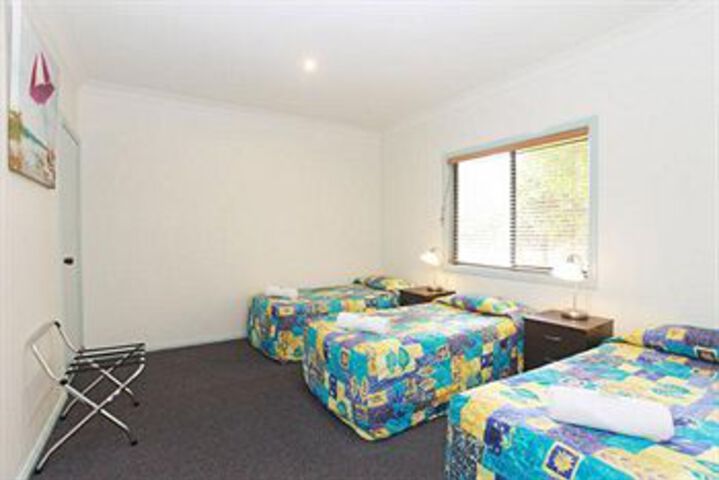Room 4 of 11