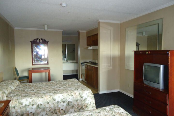 Room 5 of 20