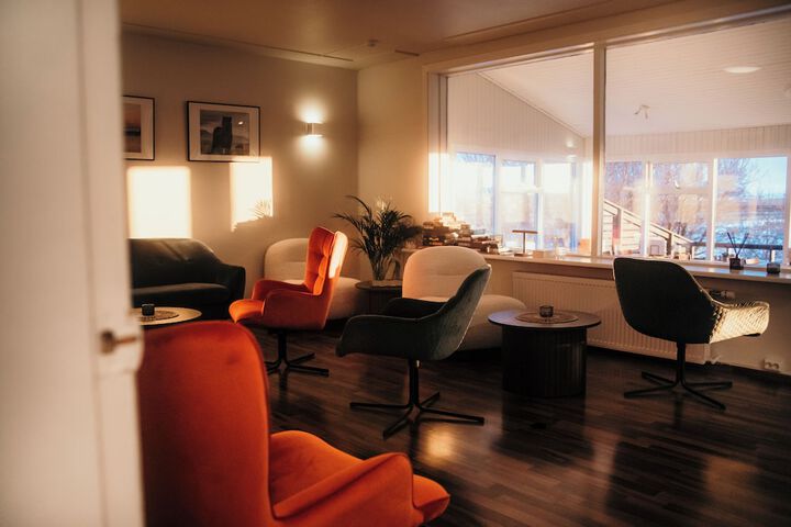 Lounge 26 of 31