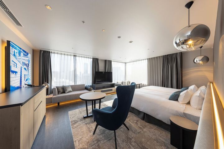 Room 47 of 100