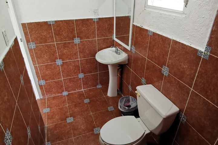 Room 9 of 13