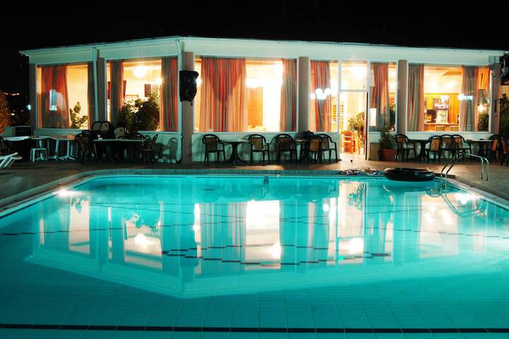 Pool 24 of 42