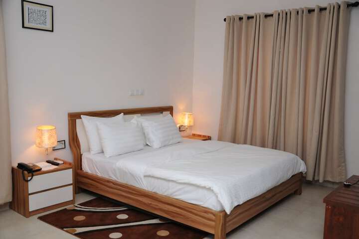 Room 7 of 31