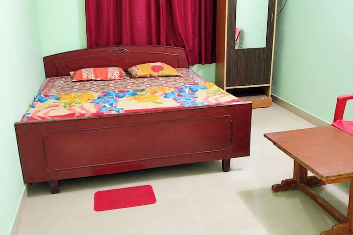 Room 2 of 16