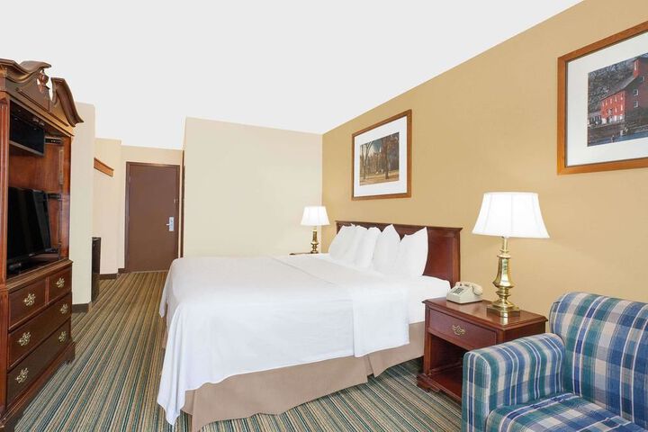 Room 3 of 47