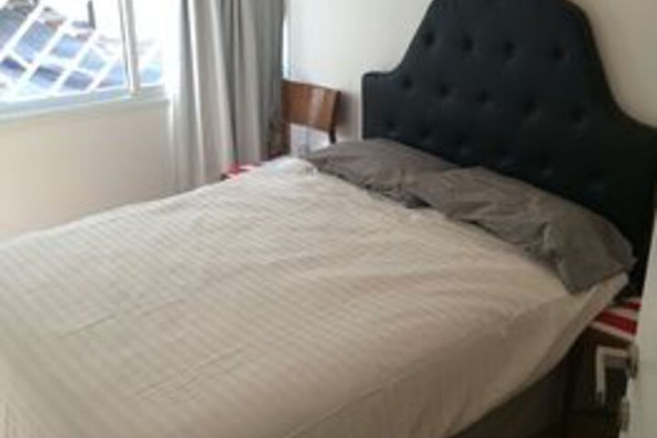 Room 27 of 81