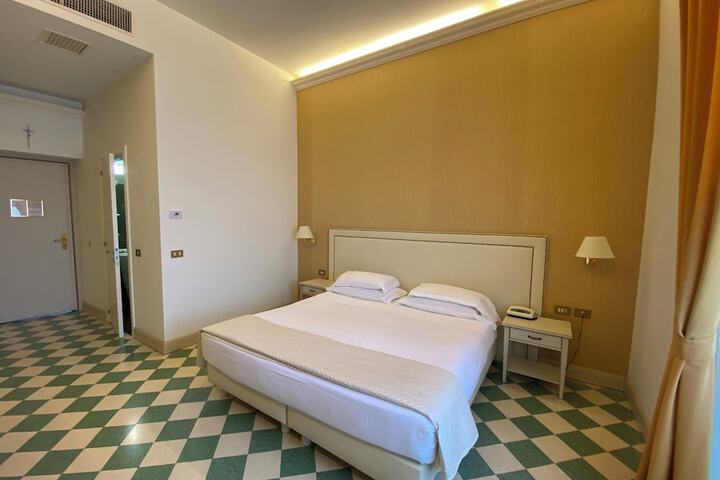 Room 67 of 180