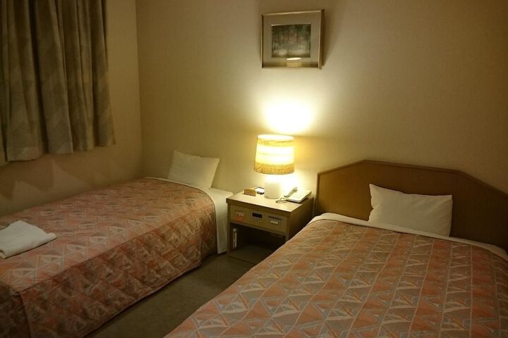 Room 11 of 50