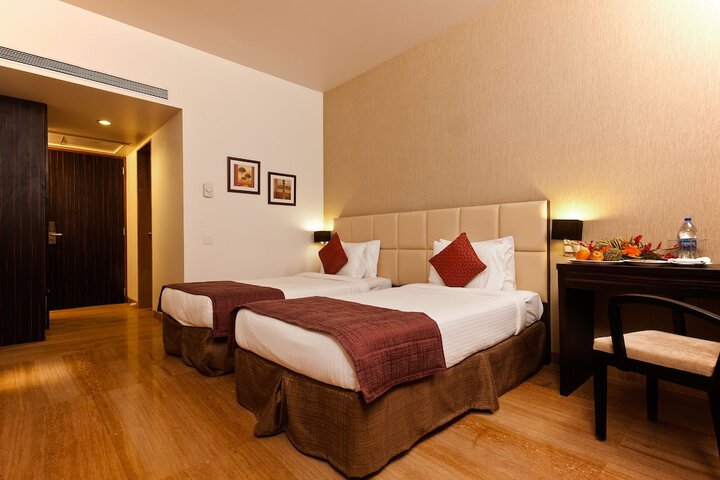 Room 10 of 43