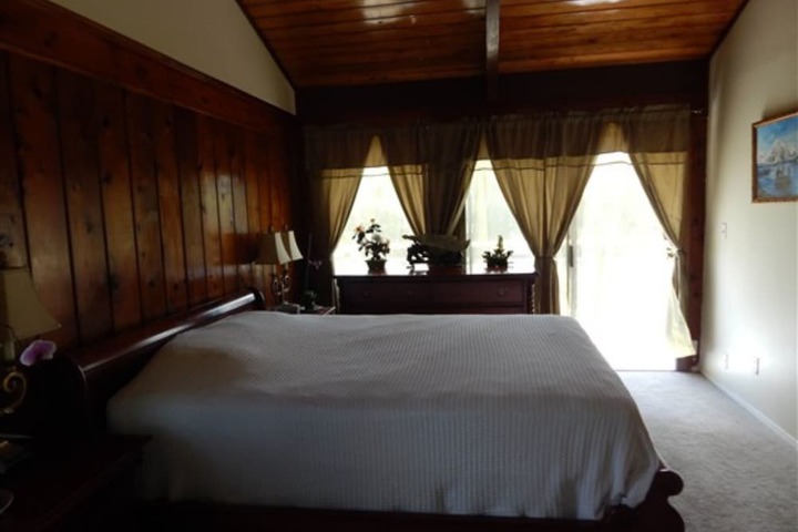 Room 10 of 46