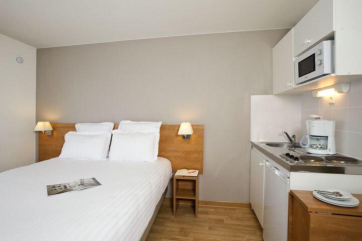 Room 5 of 31