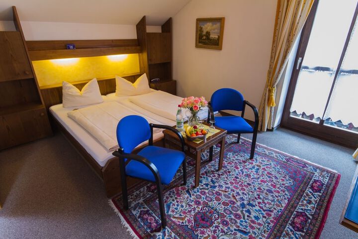 Room 10 of 21