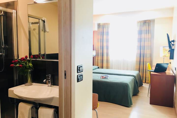 Room 12 of 48