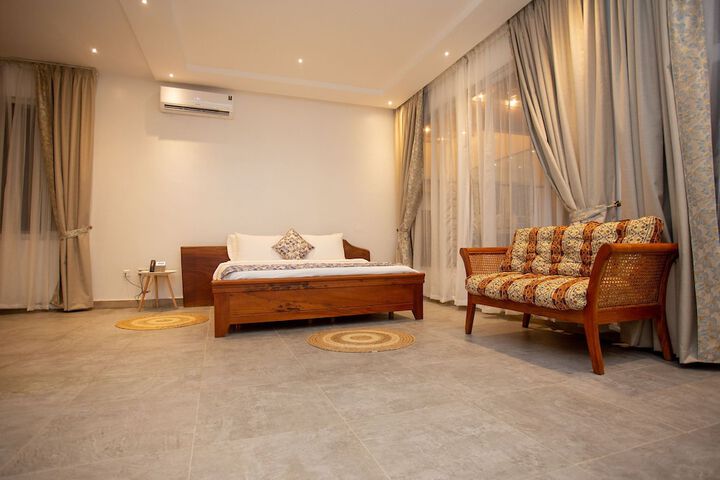 Room 8 of 78