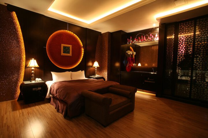 Room 2 of 71