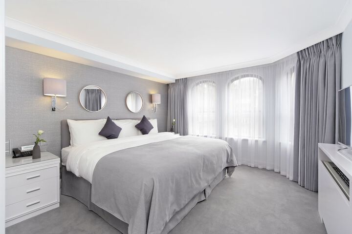 Room 3 of 181