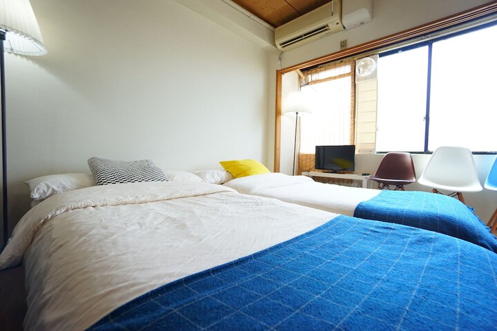 Room 16 of 30