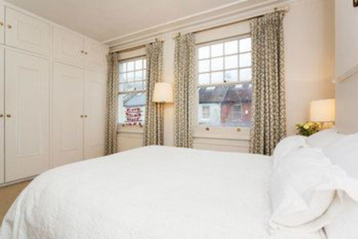 Room 9 of 21