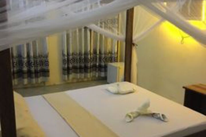 Room 4 of 14