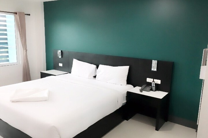 Room 2 of 17