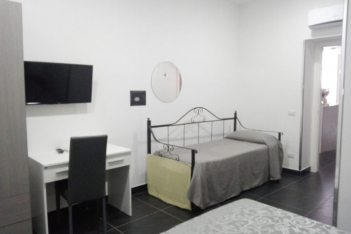 Room 5 of 22