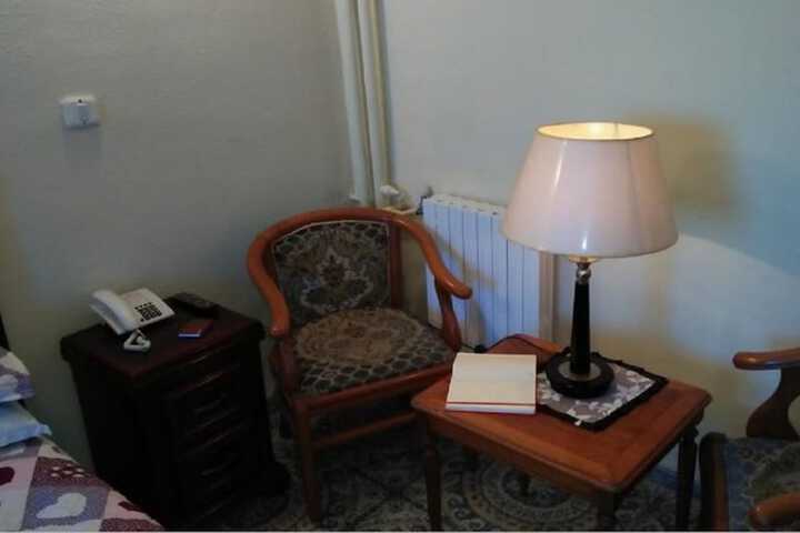 Room 10 of 37