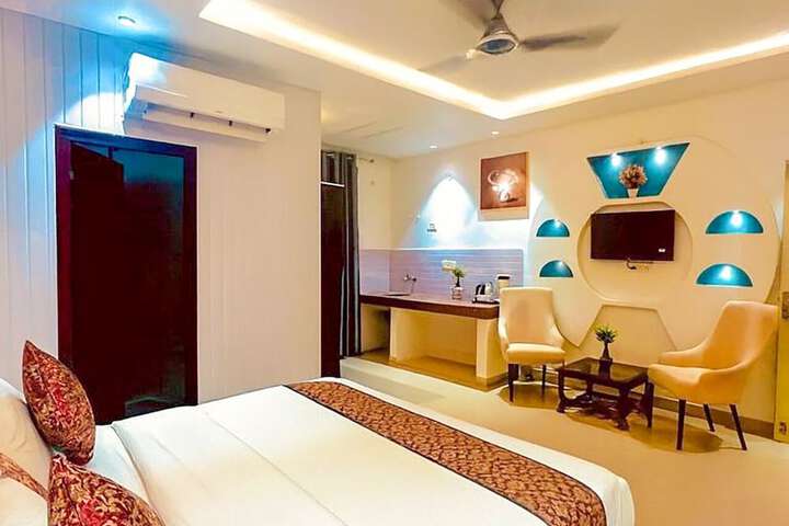 Room 15 of 28