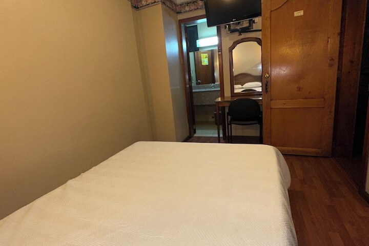 Room 62 of 132