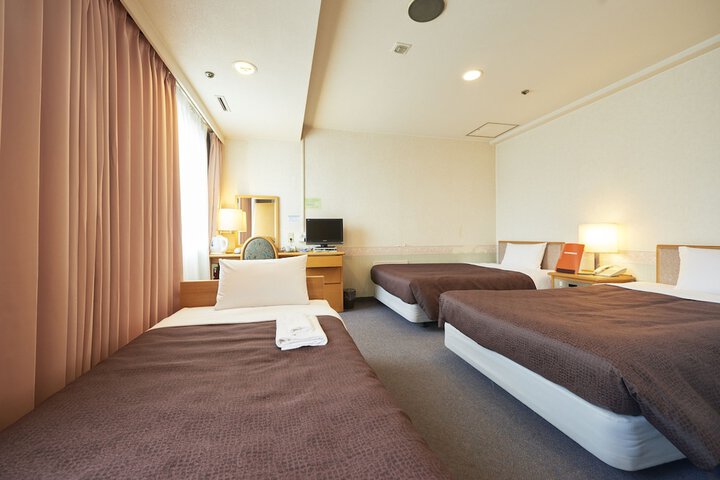 Room 22 of 32