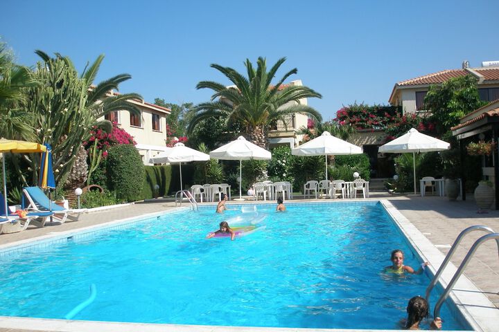 Hotel Pool