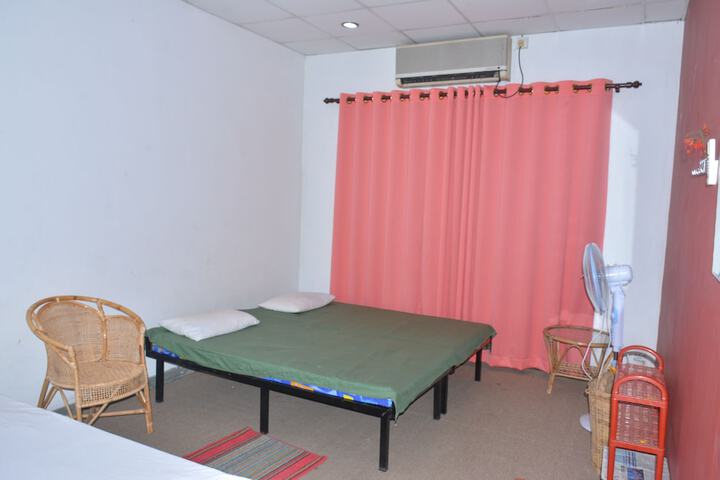 Room 13 of 23