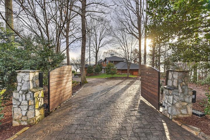 Property Grounds 82 of 152