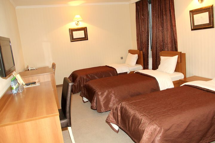 Room 11 of 41
