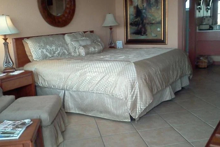 Room 4 of 11